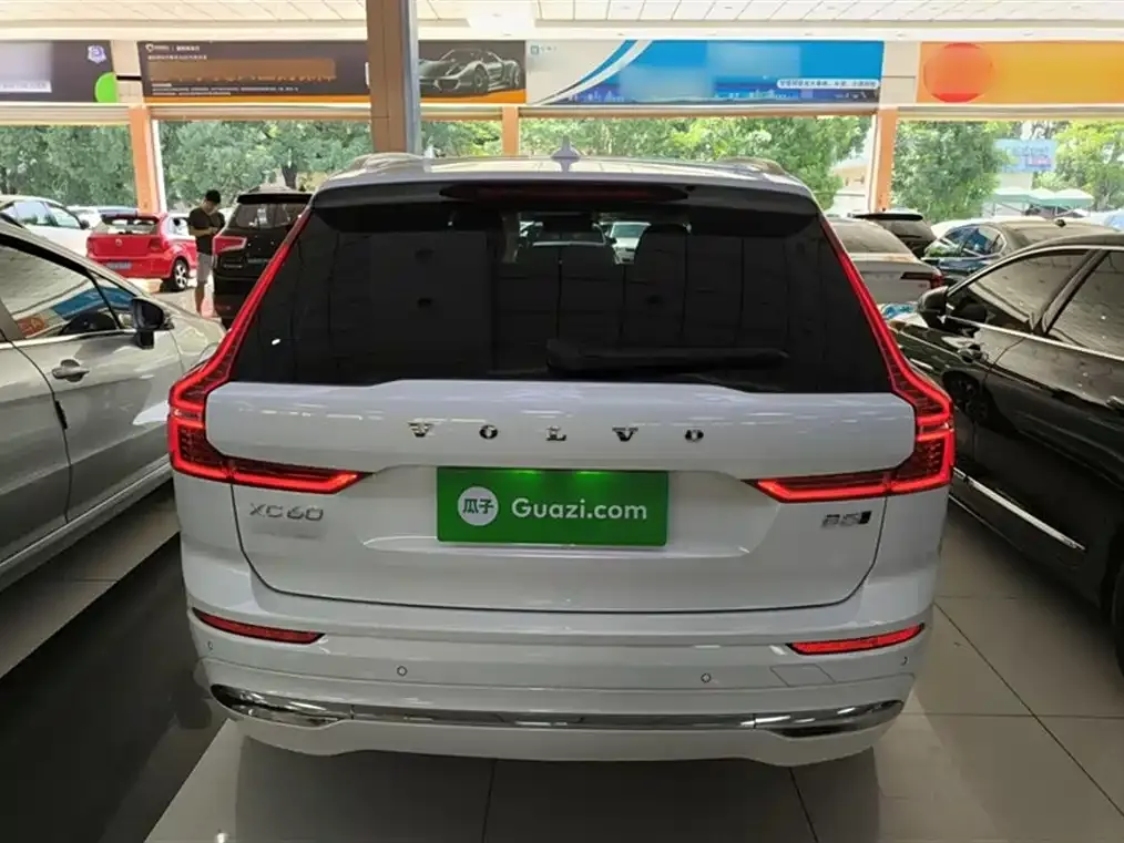 Volvo XC60 2023 из CN, фото 5