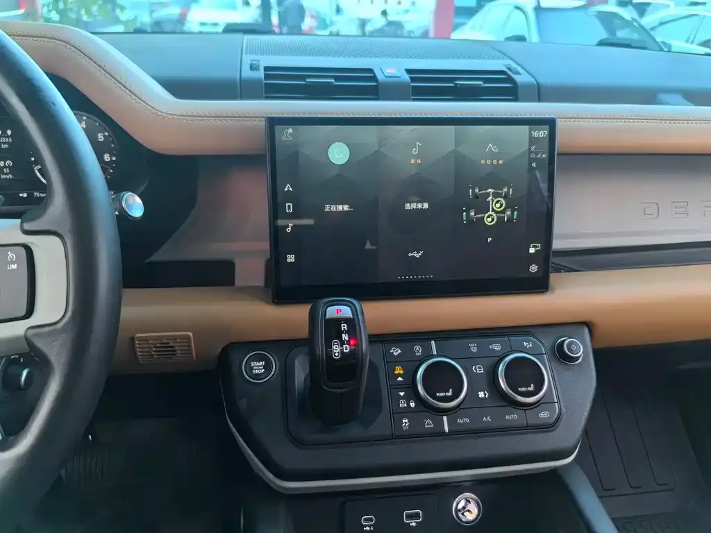 Land Rover Defender 2023 из CN, фото 2