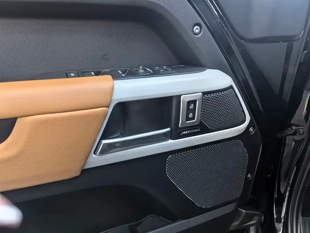 Land Rover Defender 2023 из CN, фото 5