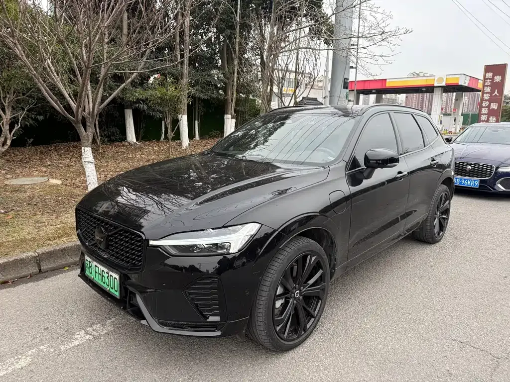 Volvo XC60 PHEV 2024 из CN, фото 1