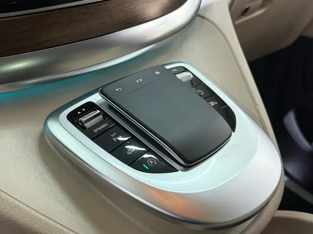Mercedes-Benz V-Class 2021 из CN, фото 4