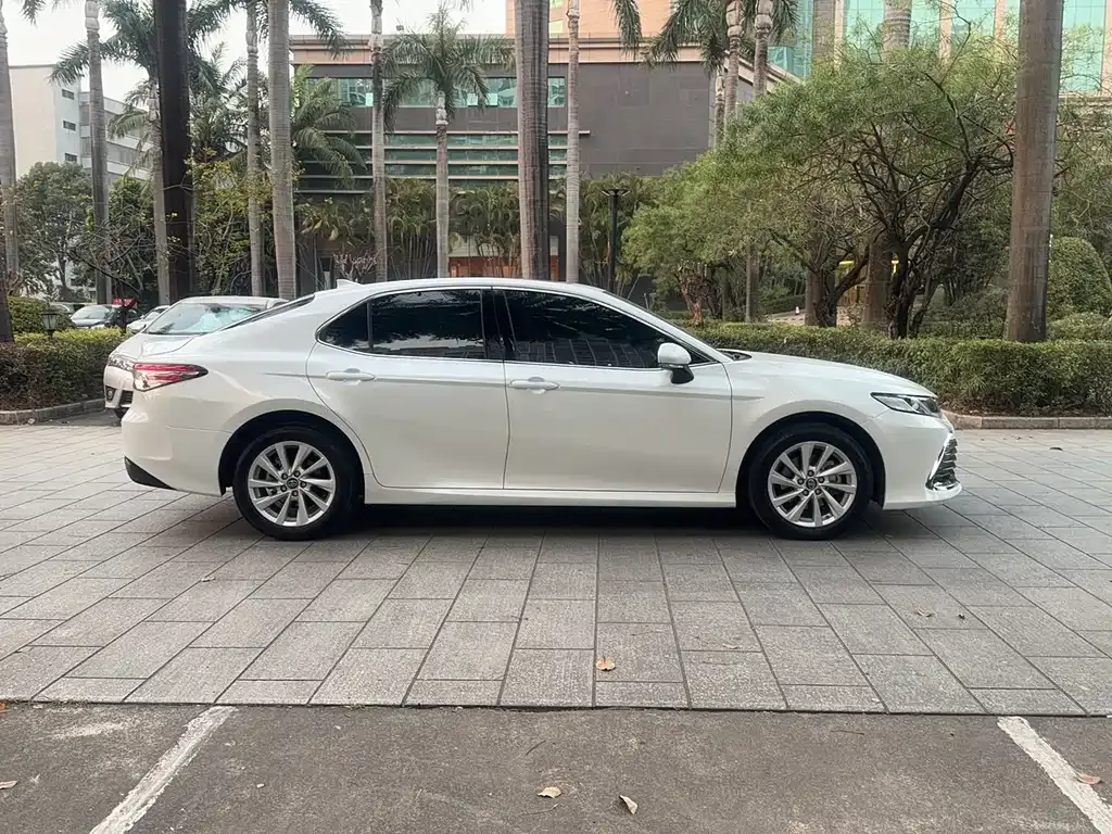 Toyota Camry 2023 из CN, фото 8