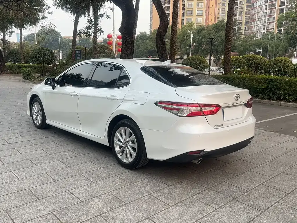 Toyota Camry 2023 из CN, фото 9