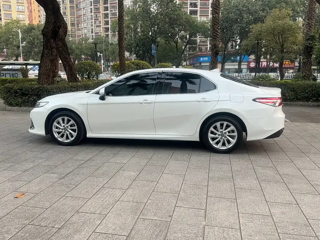 Toyota Camry 2023 из CN, фото 5