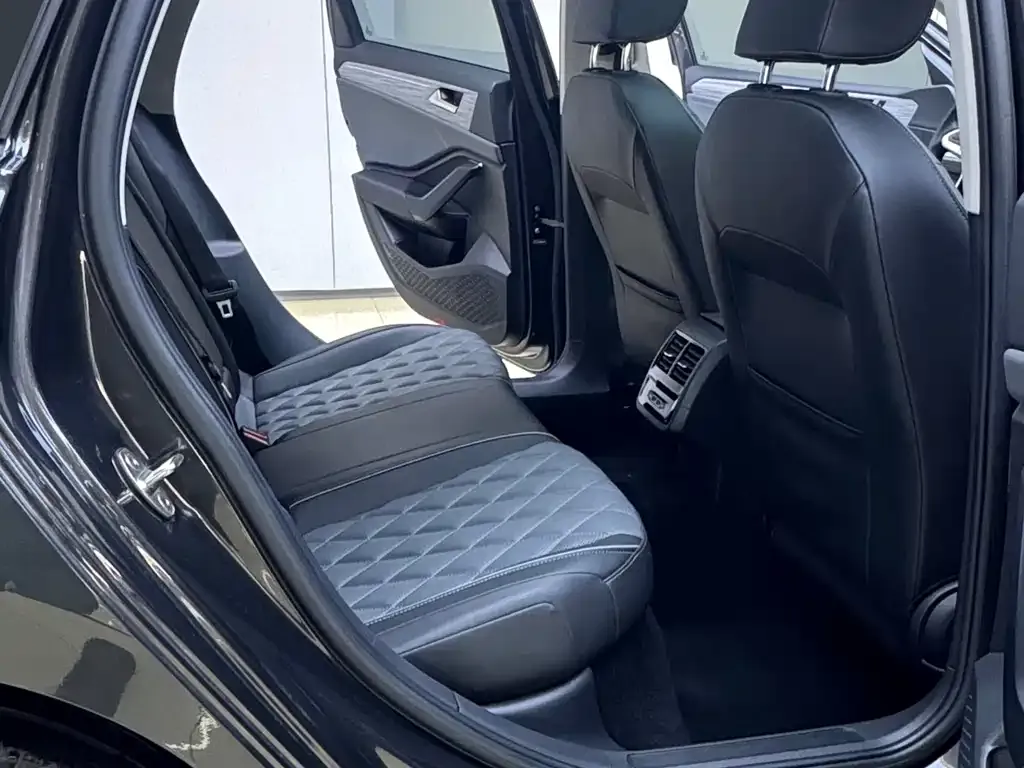 Volkswagen Sagitar 2022 из CN, фото 5