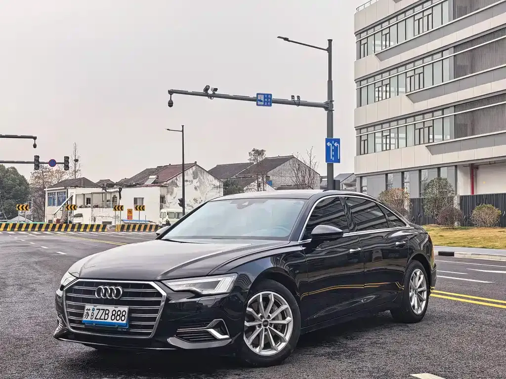 Audi A6L 2023 из CN, фото 1