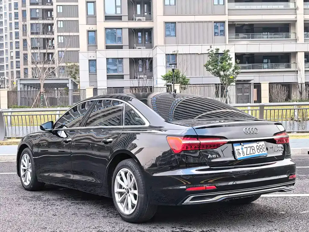 Audi A6L 2023 из CN, фото 10