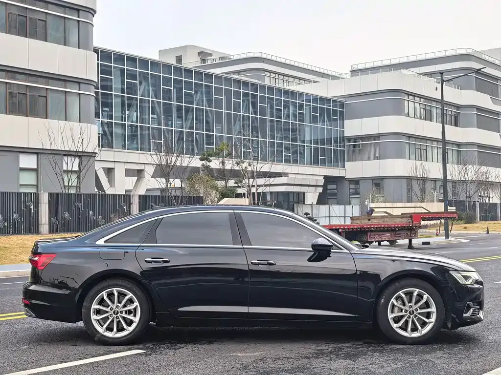 Audi A6L 2023 из CN, фото 8