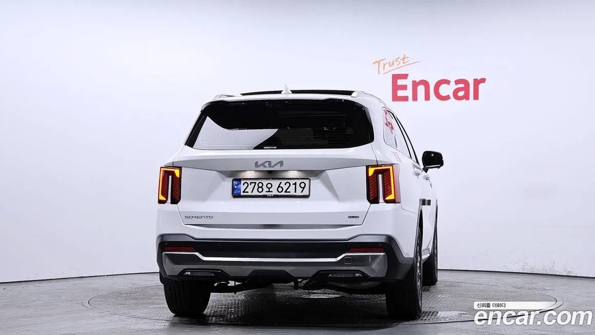 Kia Sorento — фото 6
