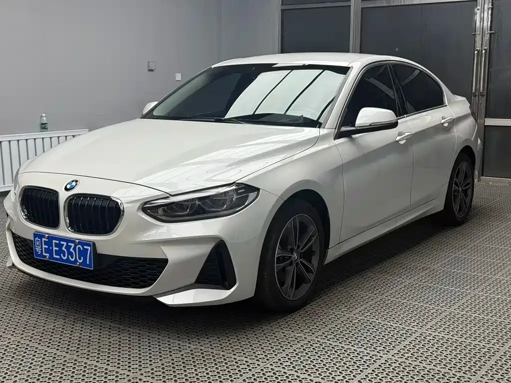 BMW 1 Series 2022 из CN, фото 1