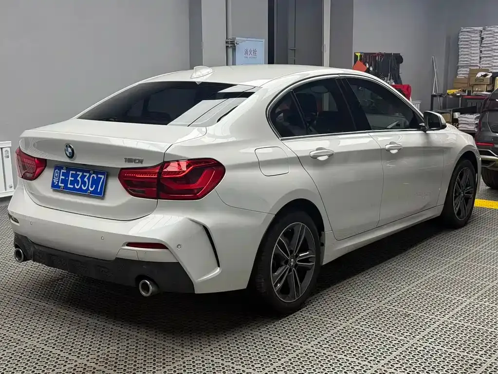 BMW 1 Series 2022 из CN, фото 6
