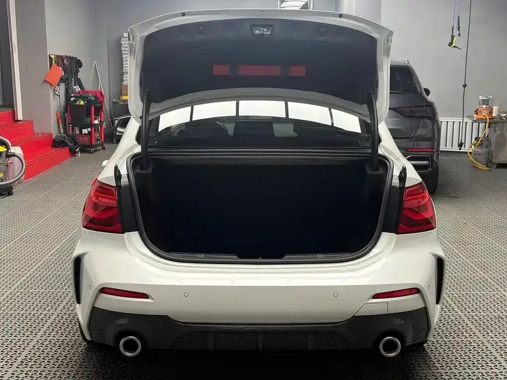 BMW 1 Series 2022 из CN, фото 2