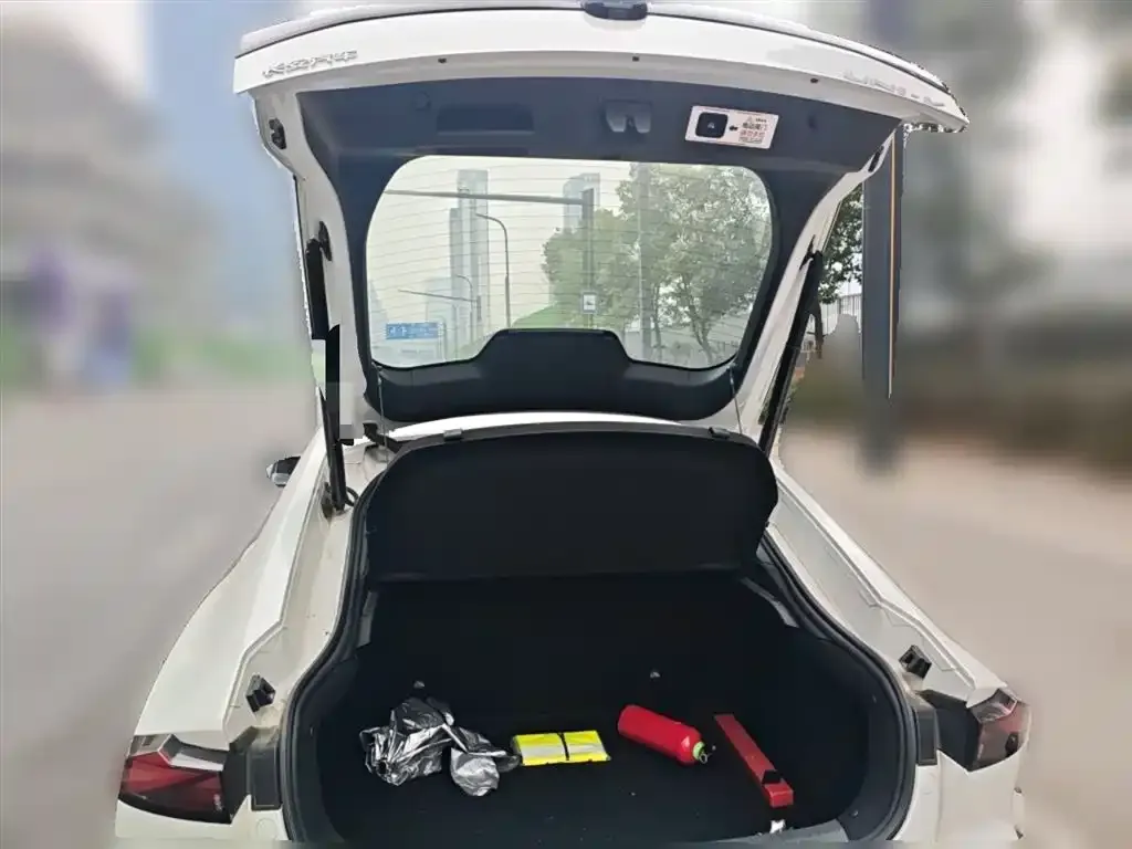 Changan UNI-V 2023 из CN, фото 2
