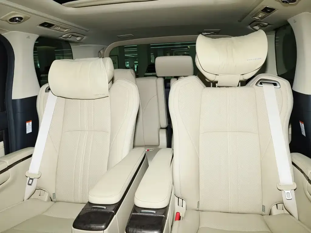 Toyota Vellfire 2022 из CN, фото 4