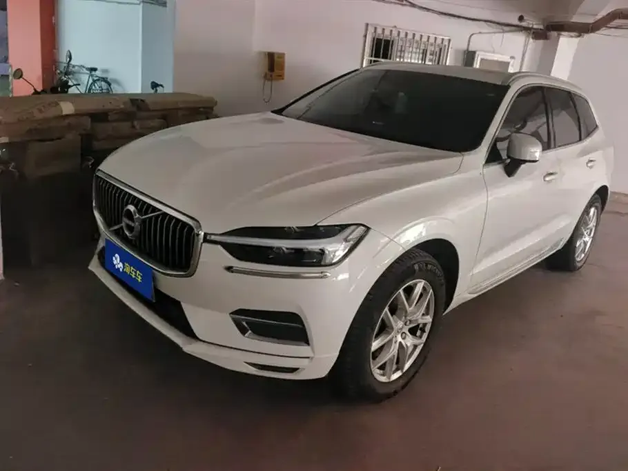 Volvo XC60 2021 из CN, фото 1