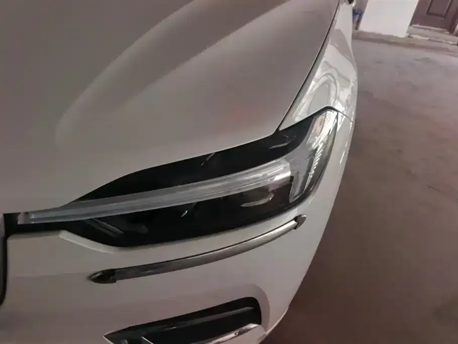 Volvo XC60 2021 из CN, фото 4