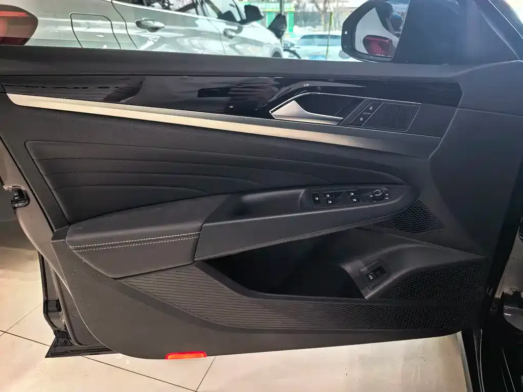 Volkswagen Passat 2022 из CN, фото 6