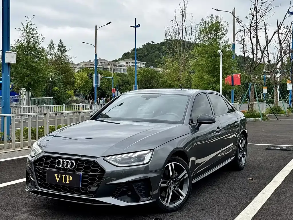 Audi A4L 2022 из CN, фото 1