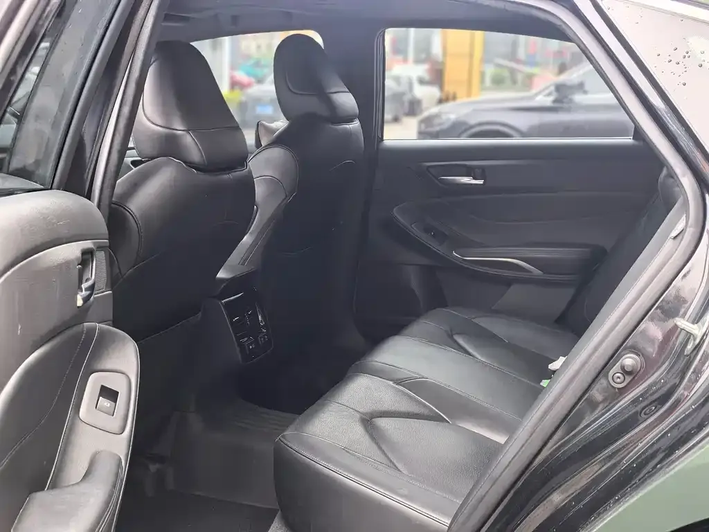 Toyota Avalon 2021 из CN, фото 2
