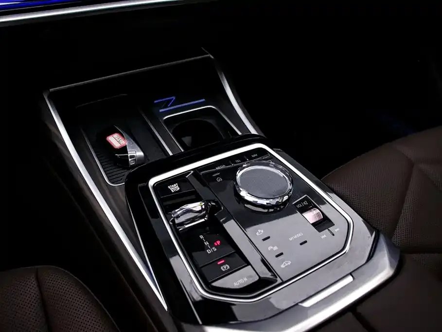 BMW 7 Series 2025 из CN, фото 10