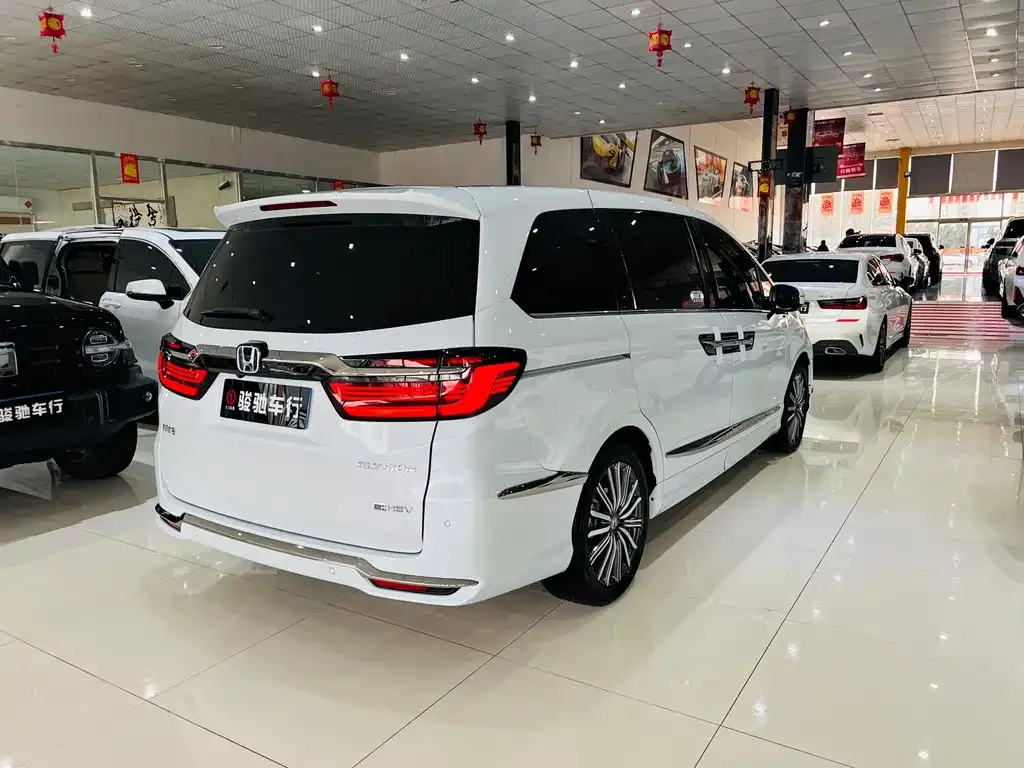 Honda Elysion 2024 из CN, фото 9