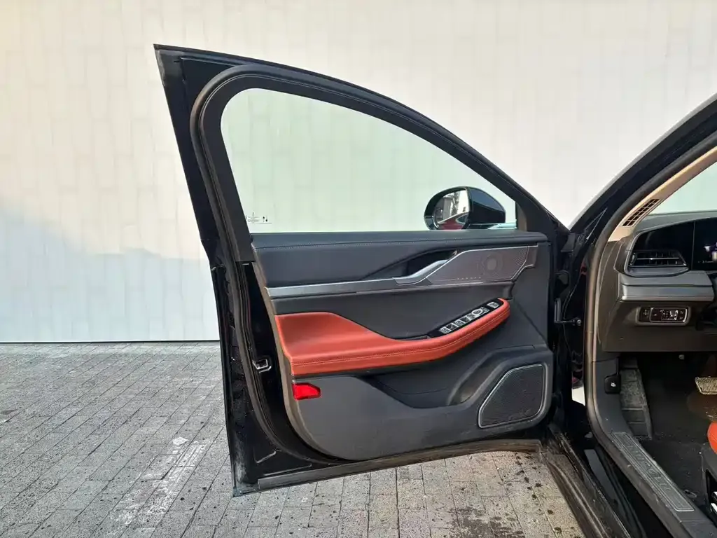 Lincoln Z 2025 из CN, фото 10