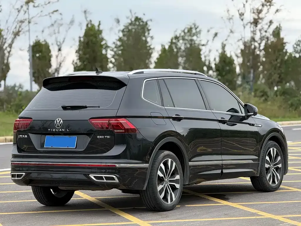 Volkswagen Tiguan L — фото 10