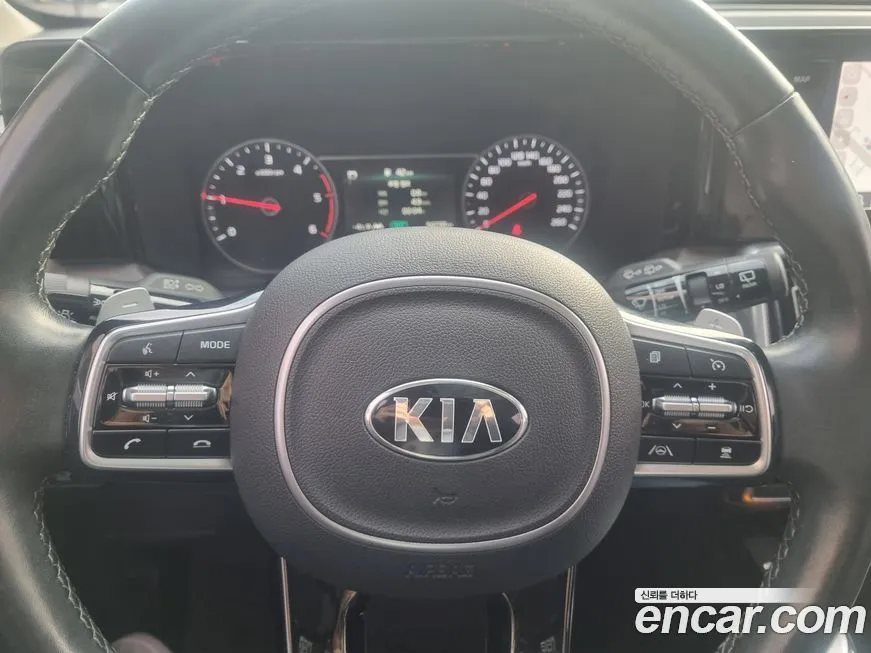 Kia Sorento — фото 8