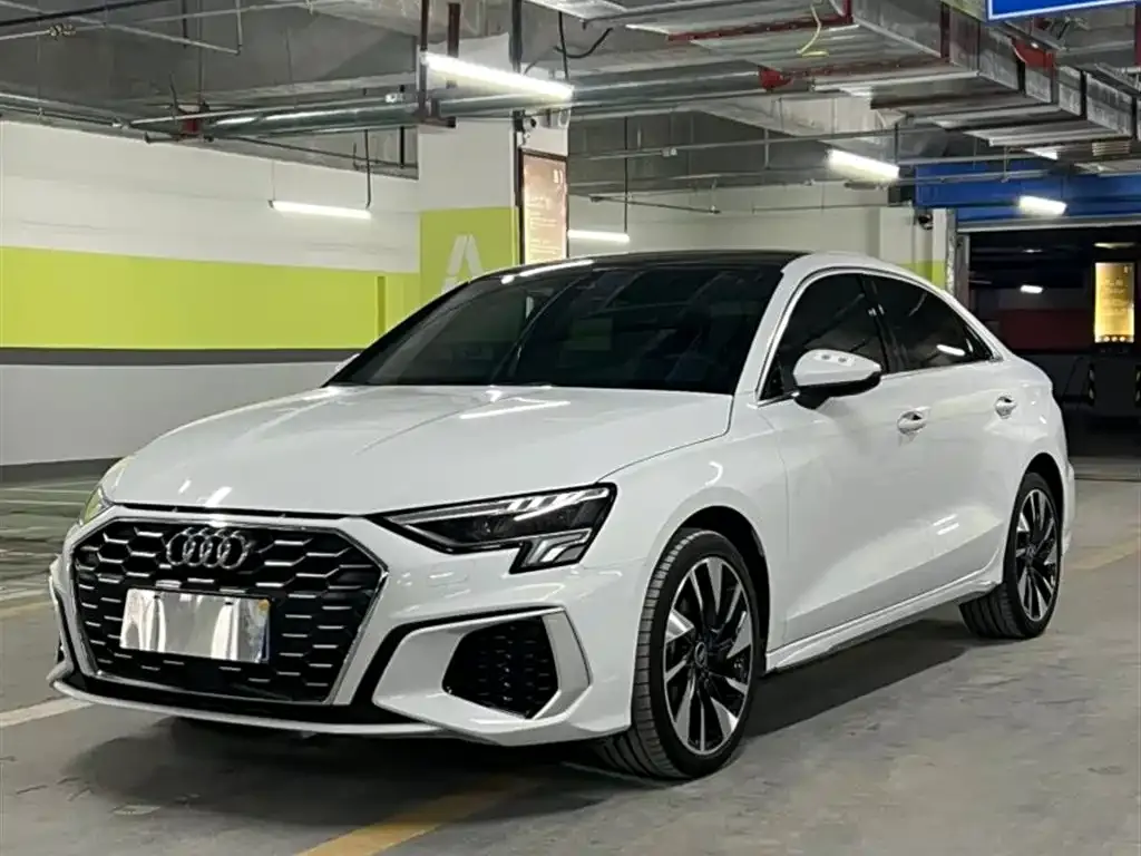 Audi A3 2023 из CN, фото 1