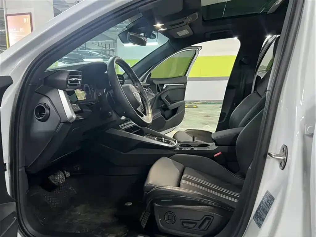 Audi A3 2023 из CN, фото 4