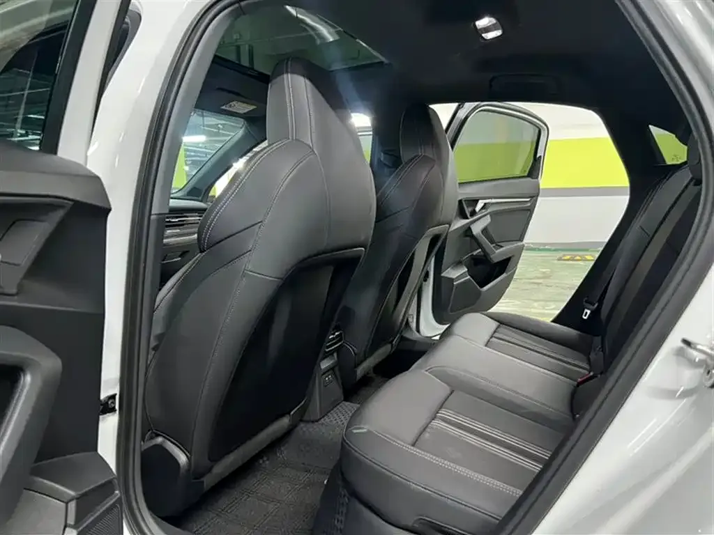 Audi A3 2023 из CN, фото 3