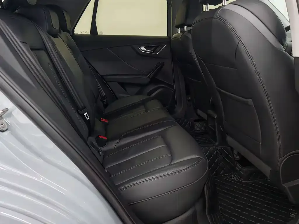 Audi Q2L 2024 из CN, фото 3