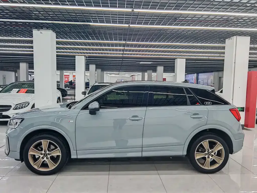 Audi Q2L 2024 из CN, фото 5
