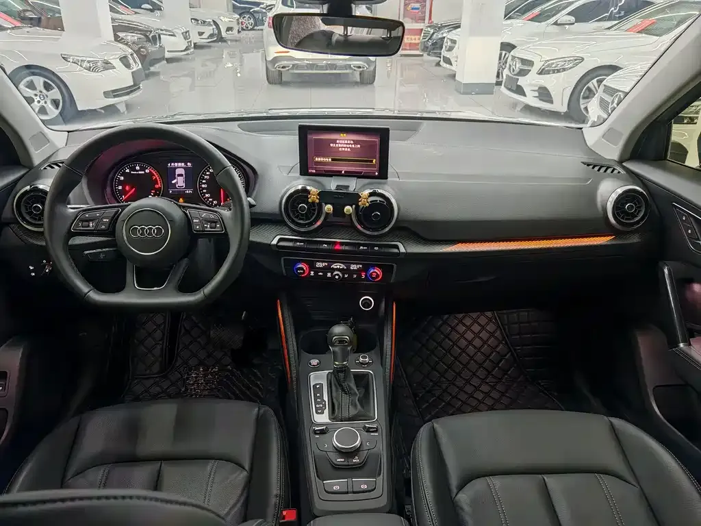 Audi Q2L 2024 из CN, фото 2