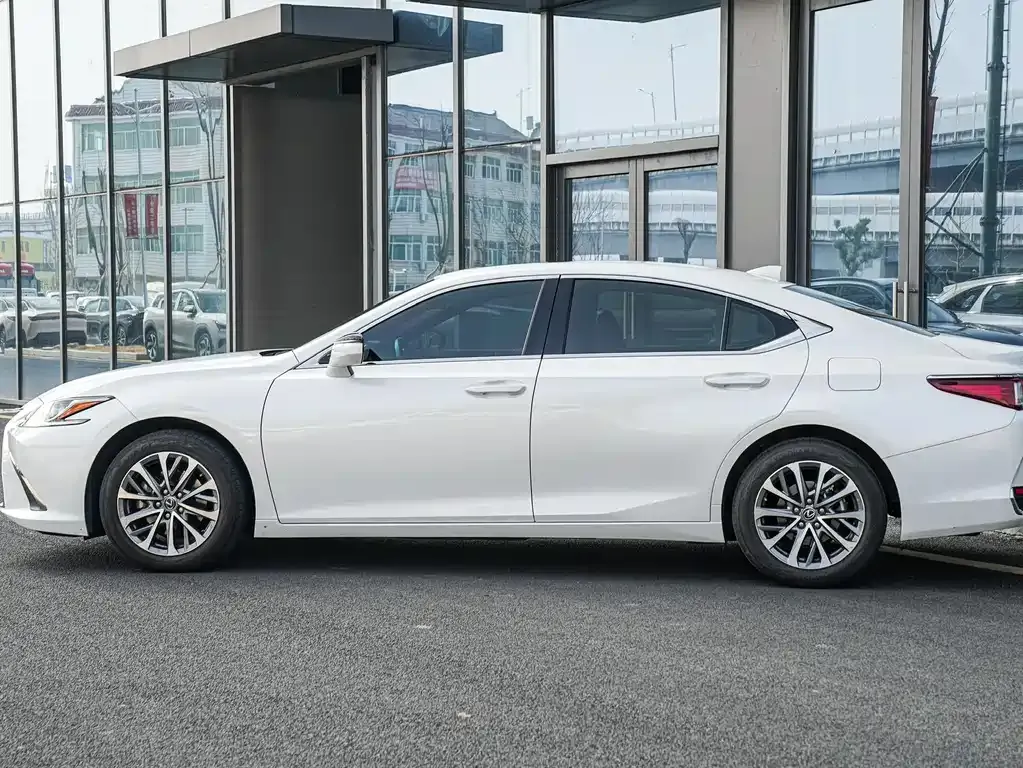 Lexus ES 2022 из CN, фото 6