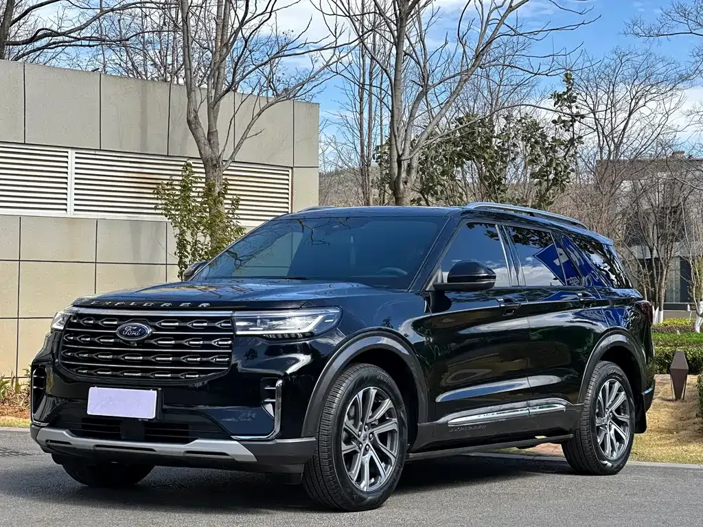 Ford Explorer 2023 из CN, фото 1