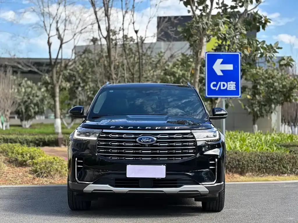 Ford Explorer 2023 из CN, фото 6
