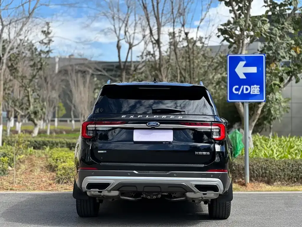 Ford Explorer 2023 из CN, фото 9