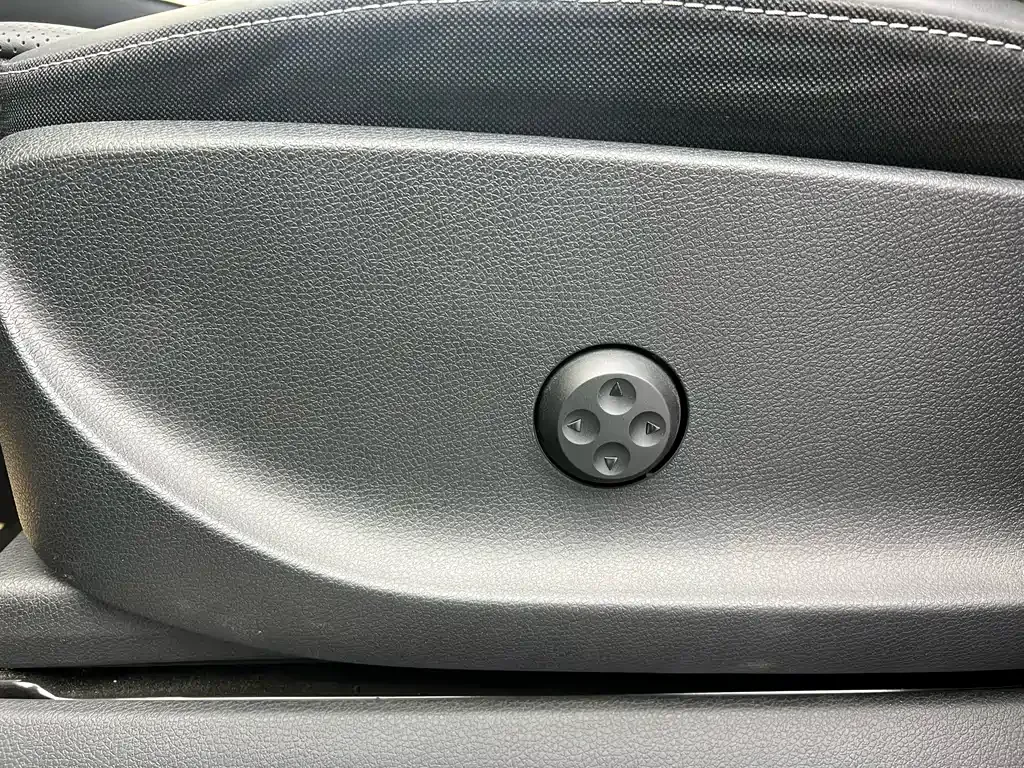 Mercedes-Benz V-Class 2024 из CN, фото 9