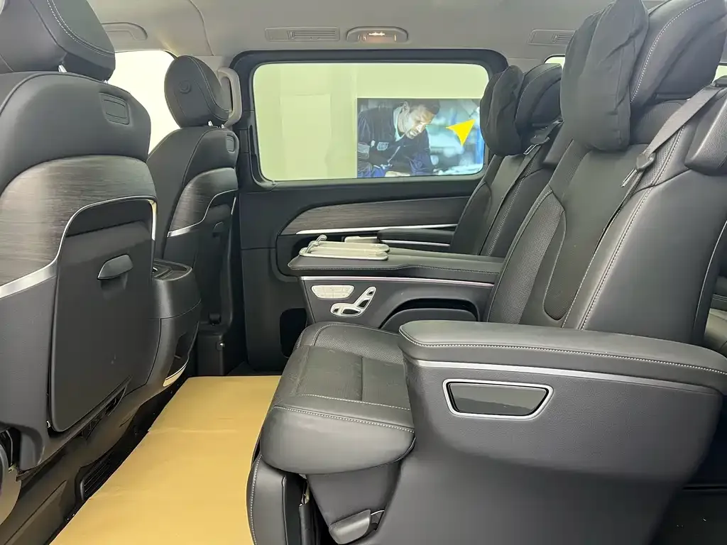 Mercedes-Benz V-Class 2024 из CN, фото 10