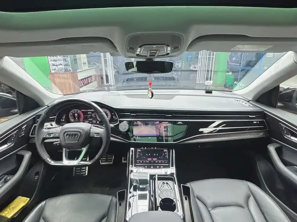 Audi Q8 2023 из CN, фото 2