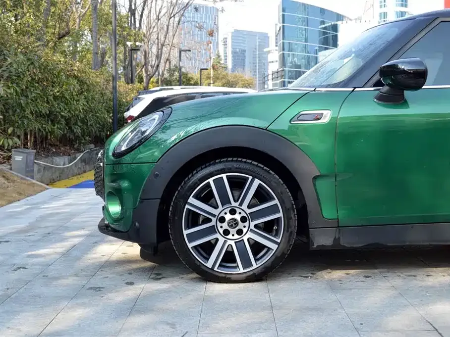 MINI Clubman — фото 4