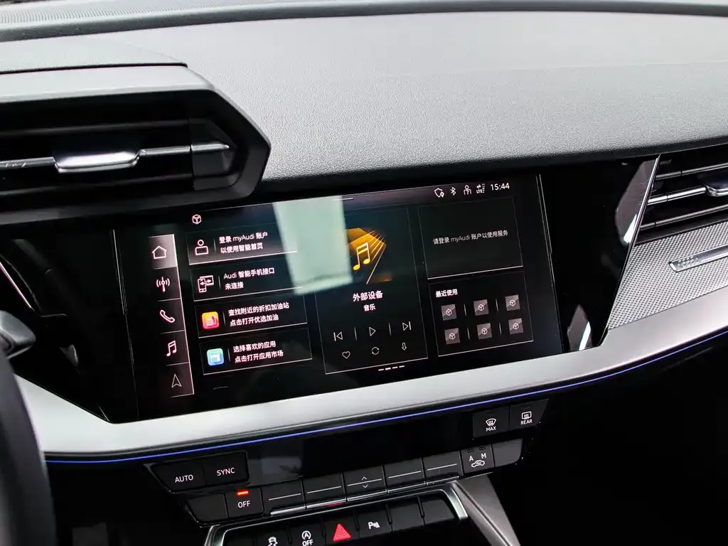 Audi A3 2023 из CN, фото 4