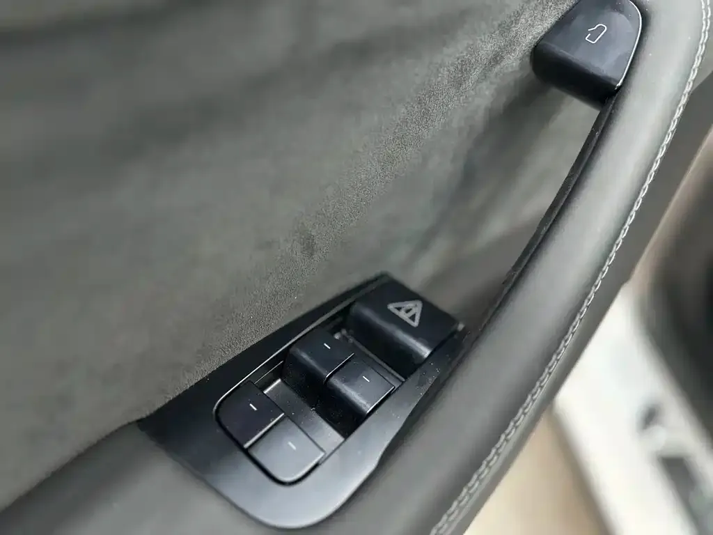 Tesla Model Y L 2025 из CN, фото 7