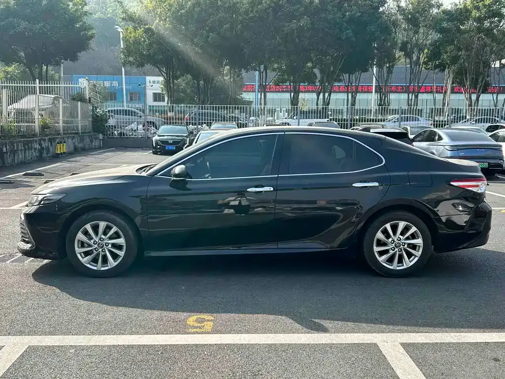 Toyota Camry 2022 из CN, фото 10