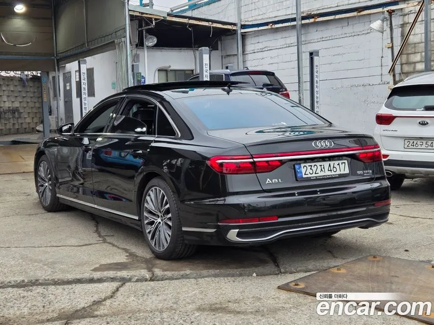Audi A8 — фото 4
