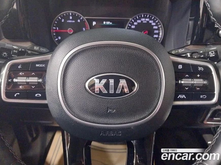 Kia Sorento — фото 5