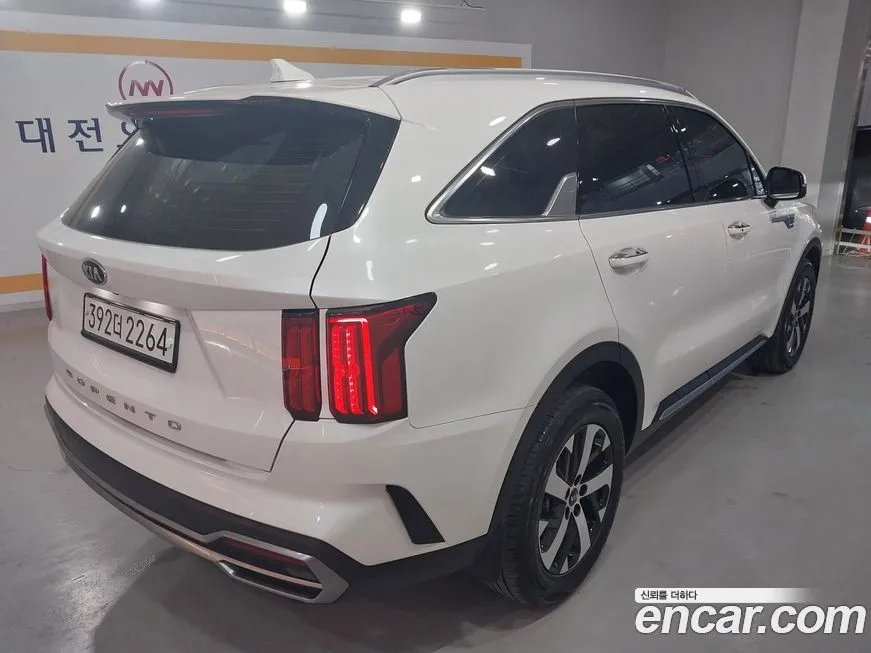 Kia Sorento — фото 3