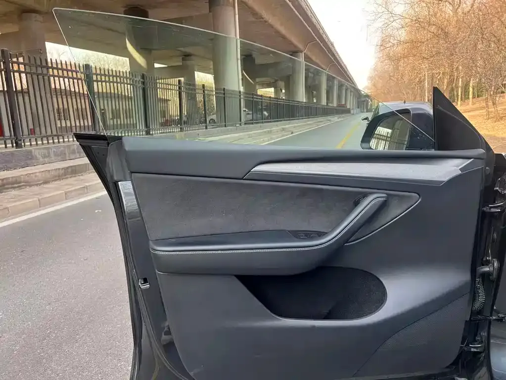 Tesla Model Y 2024 из CN, фото 2