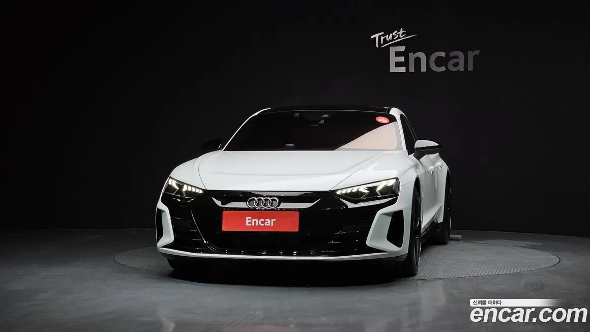 Audi e-tron GT — фото 3